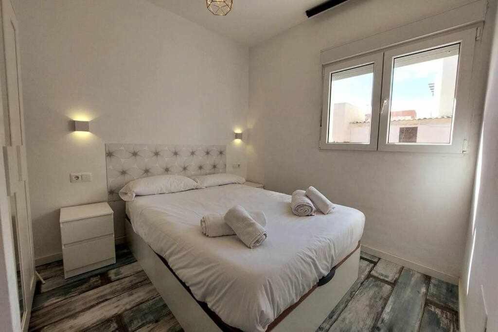 Апартаменти Bonito Apartamento En 2º Linea De Playa & Parking Малага Екстер'єр фото